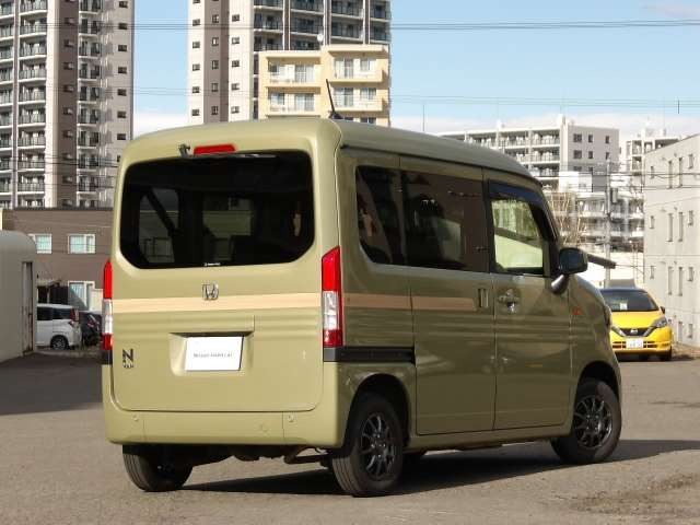 N-VAN+スタイル ファン 4WD