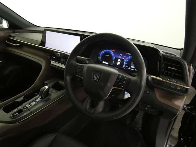 クラウンクロスオーバー2.5 G アドバンスト レザー パッケージ E-Four 4WD