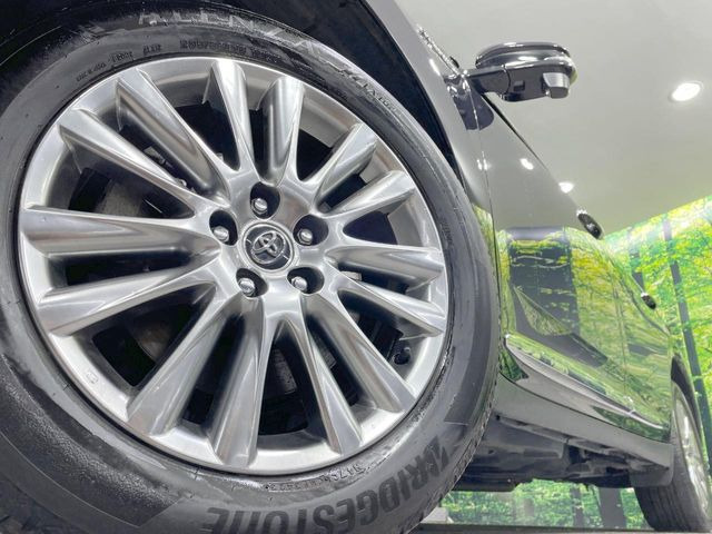 �y����18�C���`�A���~�z�C�[���z�O�ςɃ}�b�`���������A���~�z�C�[���𑕒����Ă���܂��B�e��ЊO�A���~�z�C�[����A�X�^�b�h���X�^�C�����戵�����Ă���܂��B���񂲑��k����������