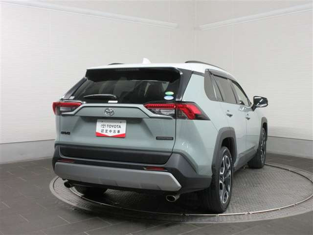 RAV42.0 アドベンチャー 4WD
