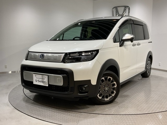 フリード1.5 e:HEV クロスター 4WD