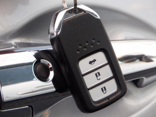 �L�[���|�P�b�g�ɓ��ꂽ�܂܂ł��G���W��ON/OFF�A�h�A�{��/�J���\���֗��ȃX�}�[�g�L�[