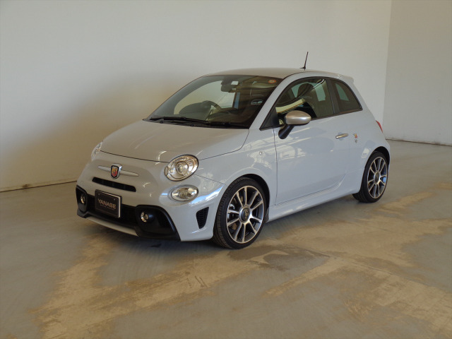 アバルト595ツーリズモ