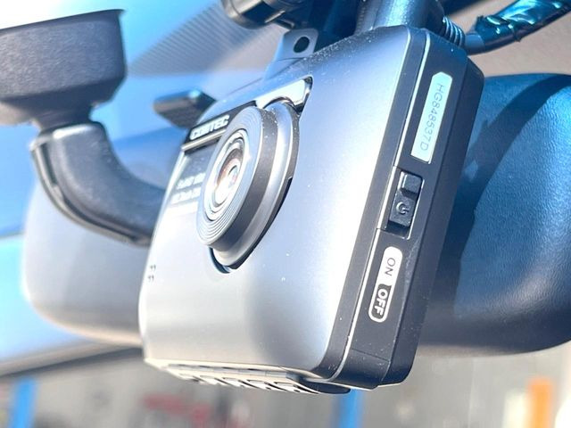 �y�h���C�u���R�[�_�[�z�h���C�u���R�[�_�[����!���s���͂������A������^�]�⎖�̂ɑ��������ہA�f���ŋL�^���A����̃��X�N�ɔ����܂��B���L�^�pSD�J�[�h�͂��q�l�����g�ł��������������K�v������܂��B