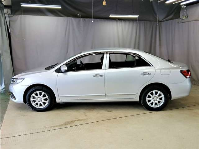 プレミオ1.8 X 4WD