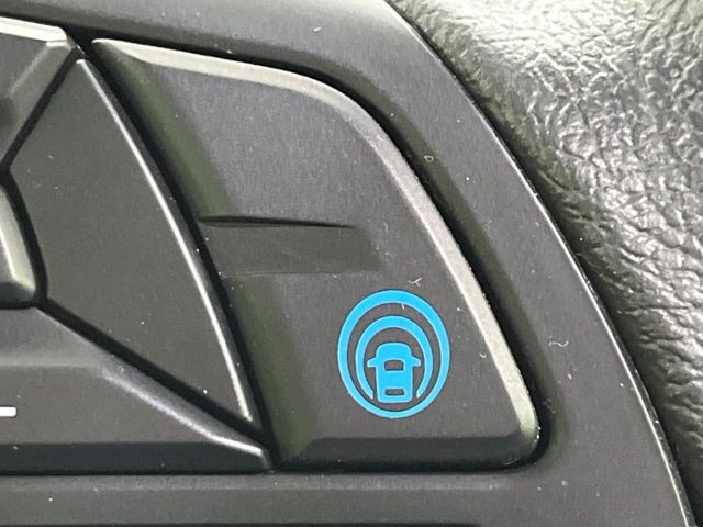 �y�v���p�C���b�g�z�������H�ł̒��������s���y��!!�a�؎��Ə��񑖍s�̃V�[���ŁA�A�N�Z���E�u���[�L�E�X�e�A�����O�������Ő��䂵�A�������^�]�̕��S���y�����Ă���܂���