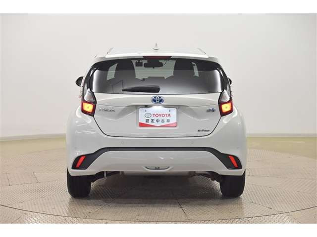 アクア1.5 G E-Four 4WD