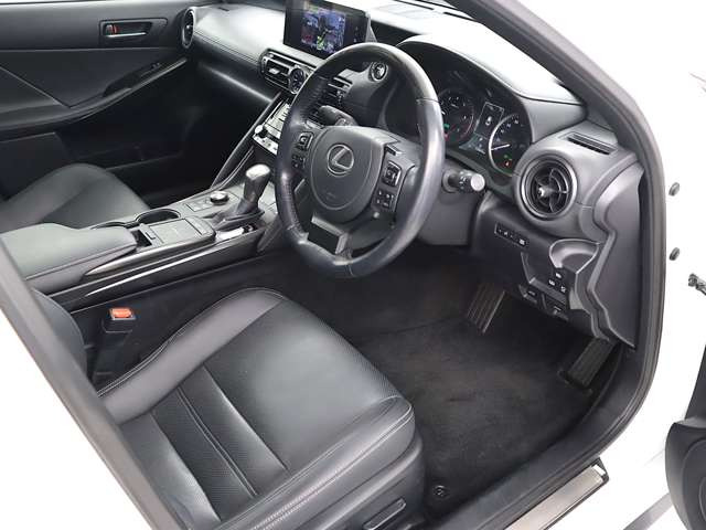 IS300h バージョンL