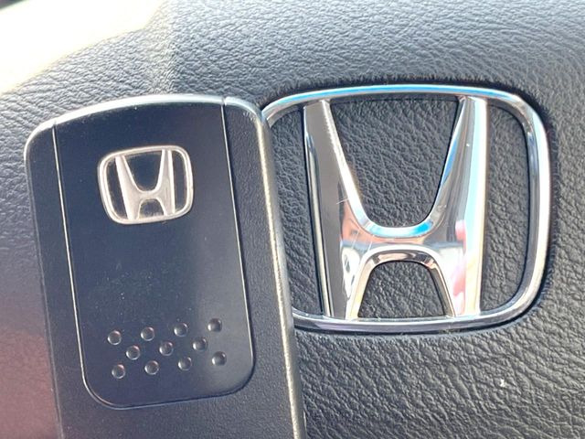 �yHonda�X�}�[�g�L�[�z�J�o����|�P�b�g�ɓ��ꂽ�܂܂ł��h�A�̎{���E�������\�ȃX�}�[�g�L�[�𑕔��B�G���W���̃I���E�I�t�����J�M�����o���K�v����������Ƃ��Ă��֗��ł���