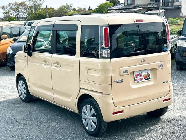 ���X�ł͌y�����Ԃ��畁�ʎԂ܂ŕ��L���I�[�����[�J�[�̎Ԏ�E�F�E�O���[�h��L�x�ɑ����Ă���܂��B