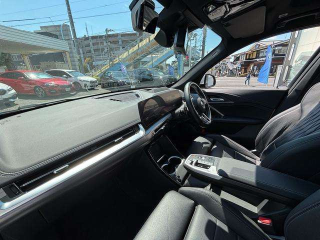 iX1xドライブ30 Mスポーツ 4WD