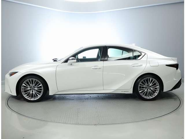 IS300h バージョンL