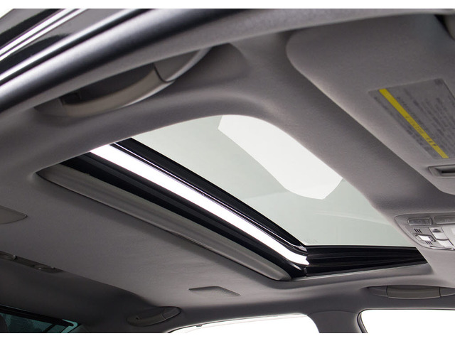 �l�C�����̃T�����[�t���t���Ă��܂�!�㉺�`���g�ɑO��X���C�h�@�\���t���Ă��܂��̂ŁA�l�X�ȃh���C�u�V�[���Ŋ��􂵂Ă���܂�!!�J��������ԓ���Ԃ͋C�����������ł���!����̊����Ă݂ĉ�����!