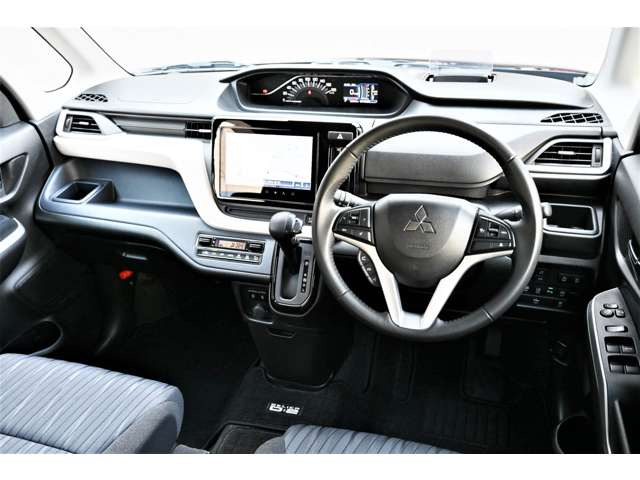 デリカD:21.2 ハイブリッド MZ 全方位カメラ付 ナビパッケージ