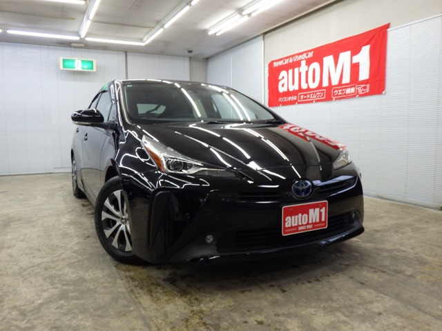 プリウス1.8 A プレミアム E-Four 4WD