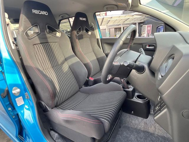 �^�]�ȃV�[�g���͎g�p�������Ȃ��A�ǍD�ȏ�ԂƂȂ��Ă��܂��B���J�Ɏg���Ă������Ƃ��悭�킩��܂��ˁB