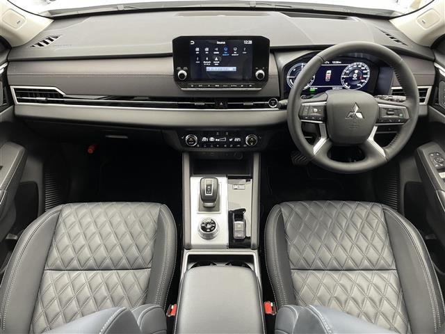 アウトランダーPHEV 2.4 P 4WD