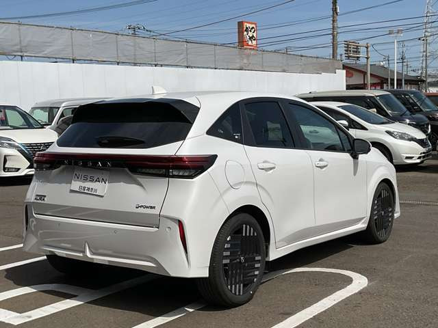 ノートオーラ1.2 G レザーエディション