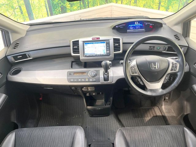 フリードハイブリッド1.5 ジャストセレクション