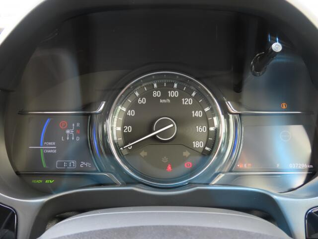 �V���v���Ō��₷���f�U�C���̃��[�^�[�p�l���ł��B�Ԃ̏�񂪕\�������厖�ȏꏊ�����炱�����₷������؂ł��ˁB