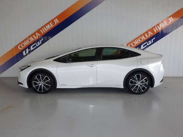 プリウス2.0 G E-Four 4WD