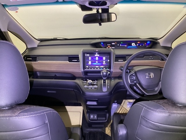 フリード+1.5 クロスター ブラックスタイル