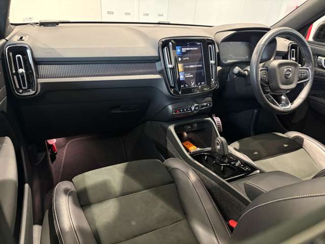 XC40B5 AWD Rデザイン 4WD