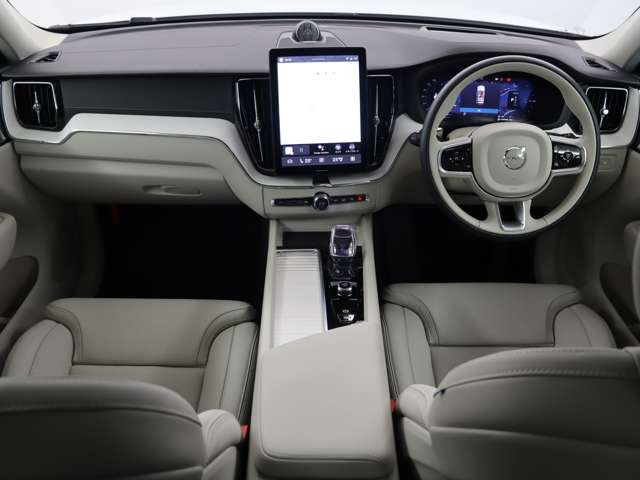 XC60ウルトラ T6 AWD プラグイン ハイブリッド 4WD