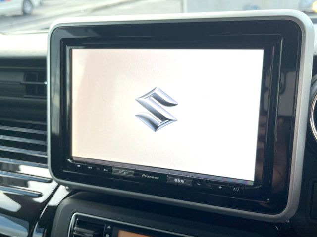 �y�����i�r�z�l�C�̏����i�r�𑕔����Ă���܂��B�i�r�̎g���₷���͂������A�I�[�f�B�I�@�\���[��!�L�����v�◷�s�͂������A�ʋ΂┃�����ȂǕ��i�̃h���C�u���y�����Ȃ�͂���