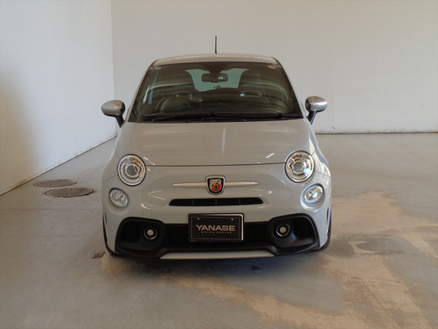 アバルト595ツーリズモ