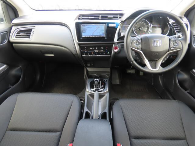 ���O���̐��|�E�K���X�n�{�f�B�R�[�e�B���O��CAR�N���[�j���O���Ǝ҂��{�H�������܂��̂ő�ϐ����B�I���b�N�X�����Ԃł݂͂Ȃ��܂ɉ��K�ȃh���C�u�����񑩁B