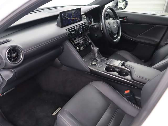 IS300h バージョンL