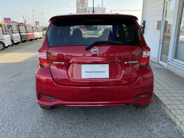 ノート1.2 e-POWER X ブラックアロー