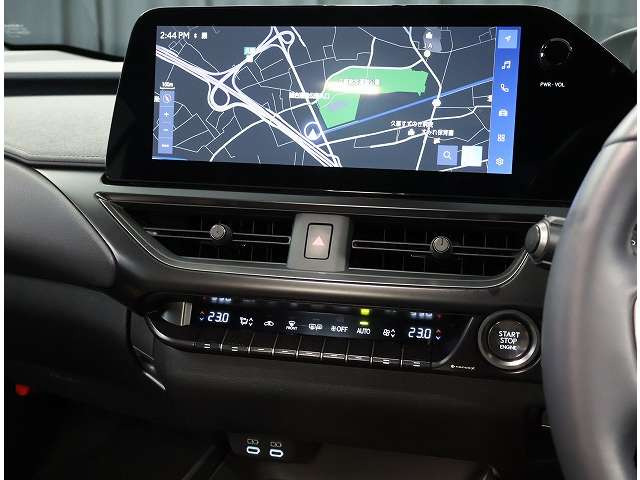 UX200 グレイスフル エクスプローラー