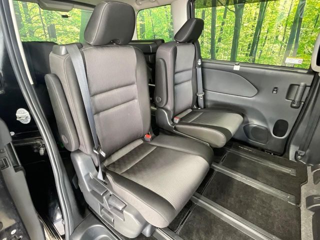 �Z�J���h�V�[�g�͒������������ƂȂ��Ă���A�X���C�h����ΒʘH�X�y�[�X���o��!�O��̈ړ����Ƃ��Ă��ȒP�ł���������A8����Ԏ������K�ȍ���S�n�̃V�[�g�ƂȂ��Ă��܂���