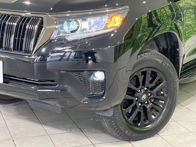 �yLED�w�b�h���C�g�z���V����ԑ��s�����ǍD�Ȏ��E���m�ۂ����S���ĉ^�]�ł��鍂�P�xLED�w�b�h���C�g�𑕔�!�_�����x�������A����d�͂��}�����Ă��܂��B