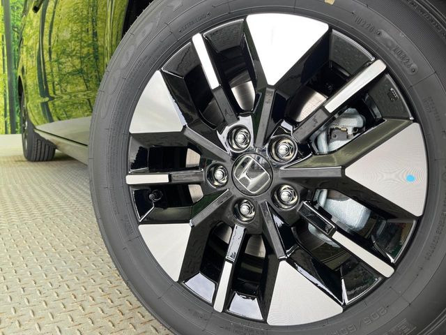 �y����16�C���`�A���~�z�C�[���z�O�ςɃ}�b�`���������A���~�z�C�[���𑕒����Ă���܂��B�e��ЊO�A���~�z�C�[����A�X�^�b�h���X�^�C�����戵�����Ă���܂��B���񂲑��k����������