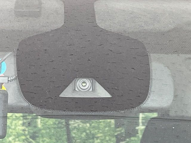 �y�C���e���W�F���g�G�}�[�W�F���V�[�u���[�L�z�t�����g�J�����őO���̎ԗ�����s�҂����m�B�Փ˂������Ȏ��͏Փ˔�Q�y���u���[�L���쓮�A�Փˉ�����T�|�[�g�B�����S�Ƀh���C�u�����y���݂��������܂��B