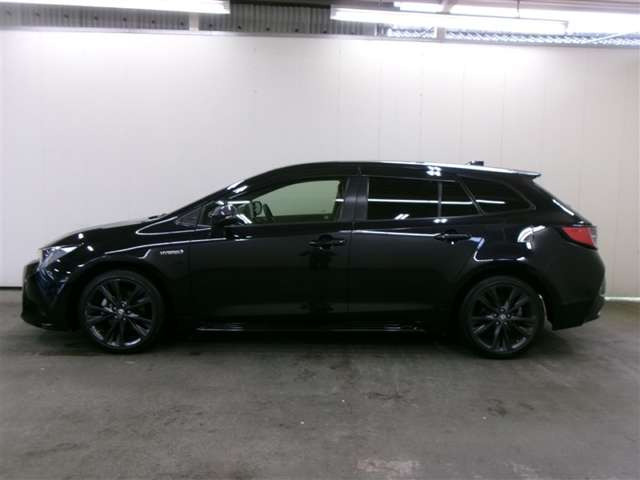 カローラツーリング1.8 ハイブリッド W×B