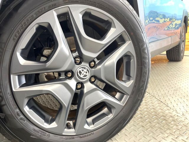 �y����19�C���`�A���~�z�C�[���z�O�ςɃ}�b�`���������A���~�z�C�[���𑕒����Ă���܂��B�e��ЊO�A���~�z�C�[����A�X�^�b�h���X�^�C�����戵�����Ă���܂��B���񂲑��k����������