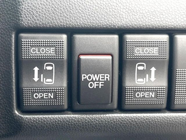 �y�����p���[�X���C�h�h�A�z�X�}�[�g�L�[��^�]�Ȃ̃X�C�b�`�Ō�ȗ����X���C�h�h�A�̊J���\���d��������͂����ăh�A���J����K�v�������A�����Ȃ��q�l�ł��ȒP�ɊJ���߂ł����K�ł���