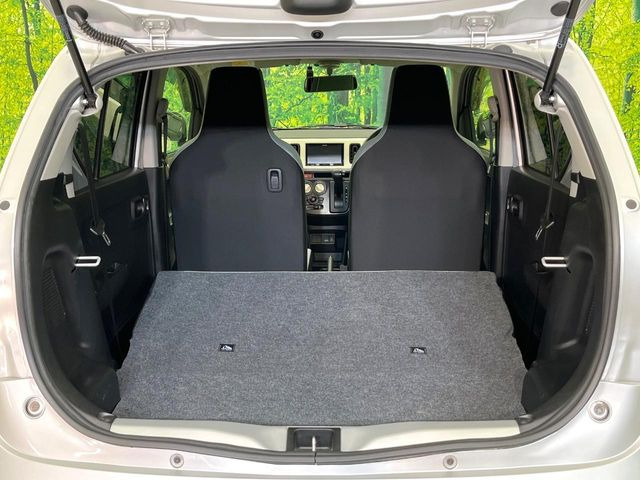 ���i�̂���������ʋ΁A���}���ɏ\���ȉ׎��X�y�[�X���m�ۂ��Ă���܂��B�Z�J���h�V�[�g��|���ƁA�傫�ȉו��̐ύڂ��\�ł���