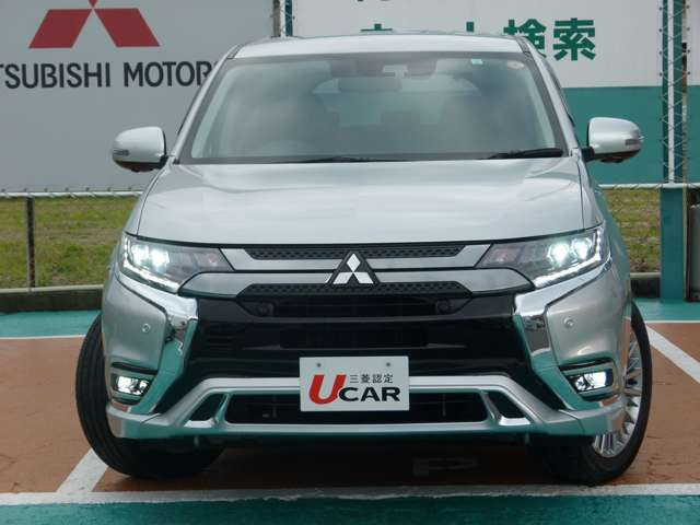 アウトランダーPHEV2.4 G プラスパッケージ 4WD