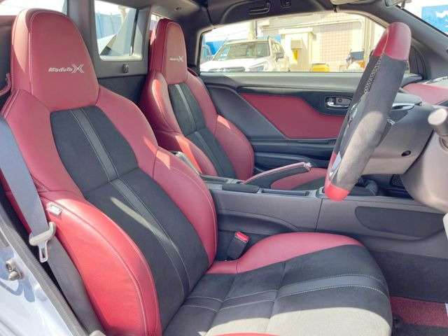 �y�n�[�t���U�[�V�[�g�z�������ƍ���S�n�𗼗������l�C�̃V�[�g���w�ʁE���ʂ̃t�@�u���b�N�f�ނ́A�ʋC���̗ǂ��⊊��ɂ����ɗD��Ă��܂��B�C���╞���ɍ��E���ꂸ���K�ɂ���肢�������܂��B