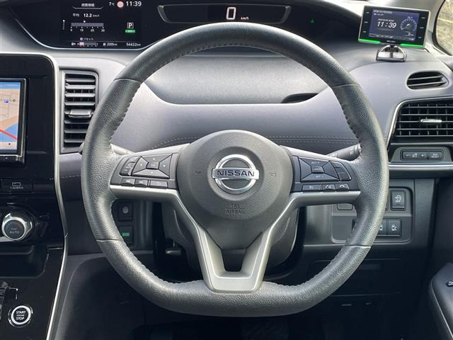 セレナ2.0 ハイウェイスターV 4WD