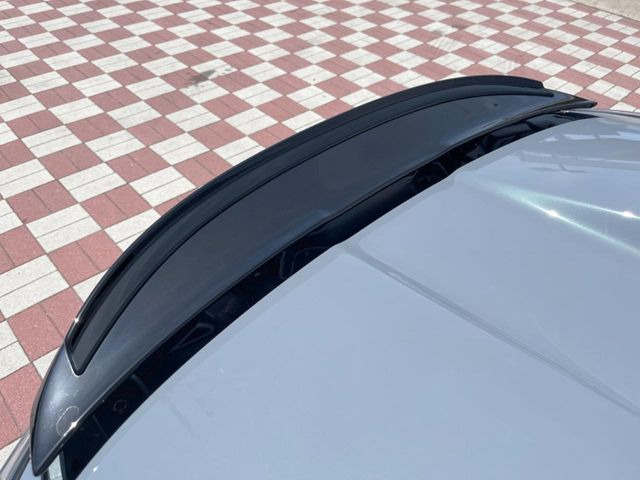 �y�����X�|�C���[�z�X�|�[�c�J�[�炵�����O�b�ƈ����������X�|�C���[�𑕒��􍂑����s���̃X�^�r���e�B(���s���萫)����ɖ𗧂��܂��B