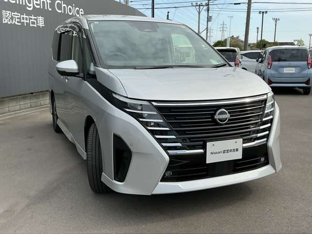 セレナ1.4 e-POWER ハイウェイスターV