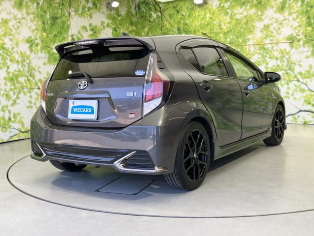 アクア1.5 G GRスポーツ・17インチパッケージ