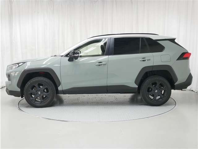 RAV42.0 アドベンチャー 4WD