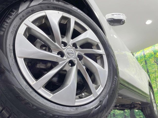 �y����18�C���`�A���~�z�C�[���z�O�ςɃ}�b�`���������A���~�z�C�[���𑕒����Ă���܂��B�e��ЊO�A���~�z�C�[����A�X�^�b�h���X�^�C�����戵�����Ă���܂��B���񂲑��k����������